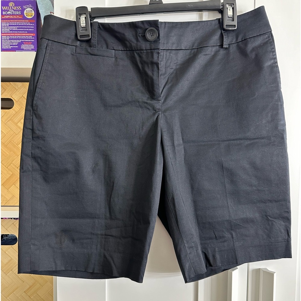 Ann Taylor loft black 10p shorts